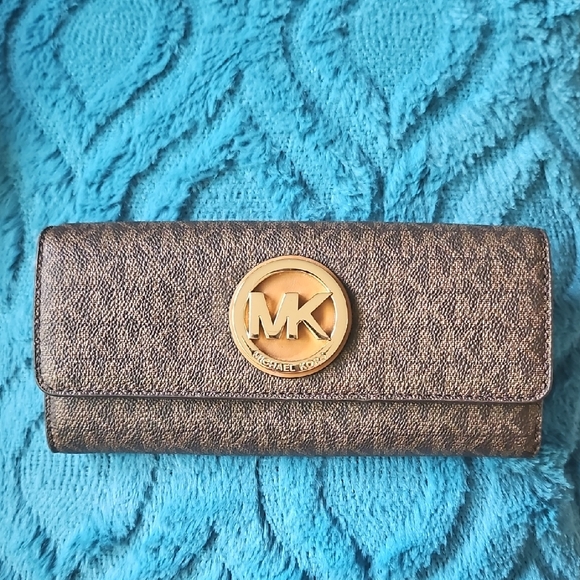 Michael Kors Gold Logo Brown Wallet - Picture 1 of 4